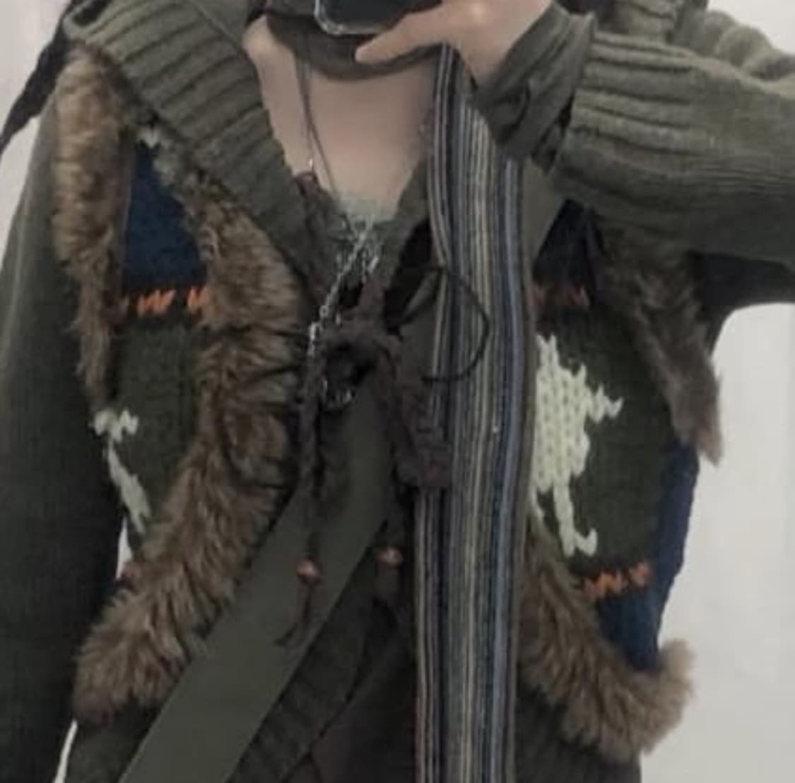 선가든파티 카키 히피 니트 퍼 조끼  상품이미지2