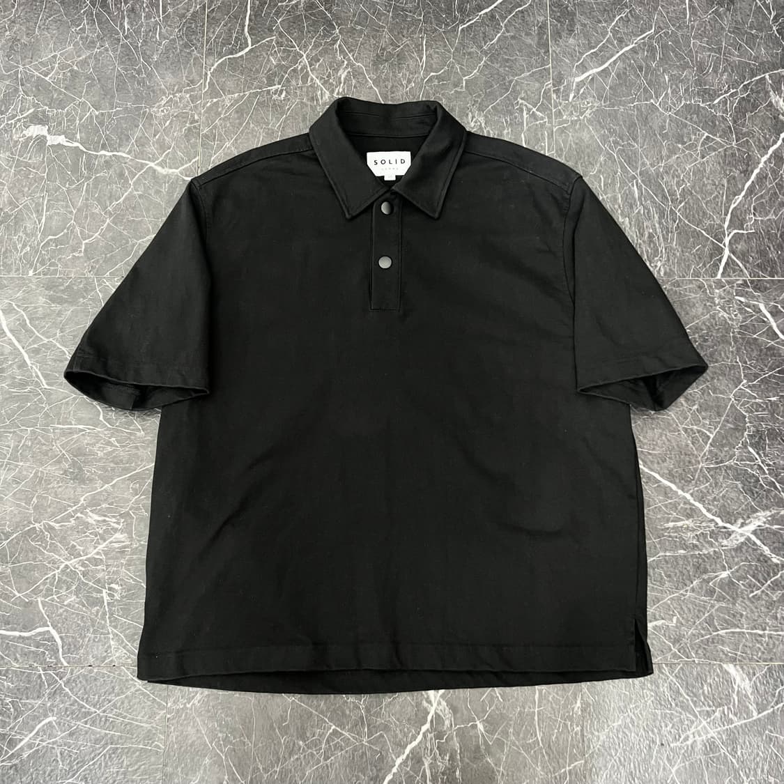 솔리드옴므 24ss 반팔 폴로셔츠 블랙 상품이미지2
