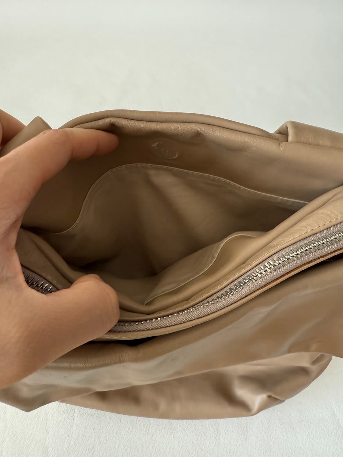 구호(KUHO) 레더 숄더백 상품이미지6