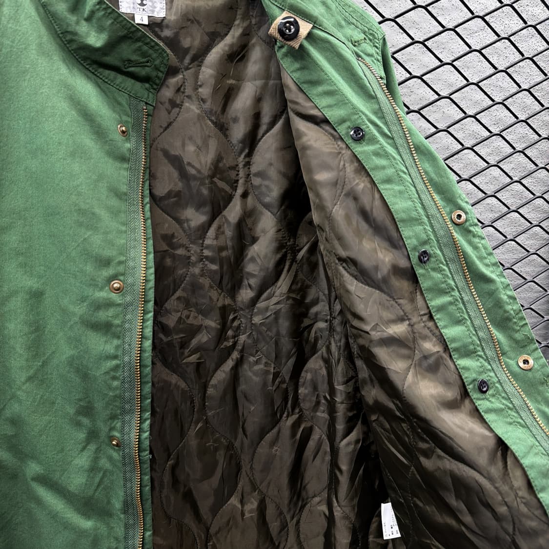 스탠카라 필드자켓 퀼팅안감 히든버튼 디테일 그린 상품이미지7