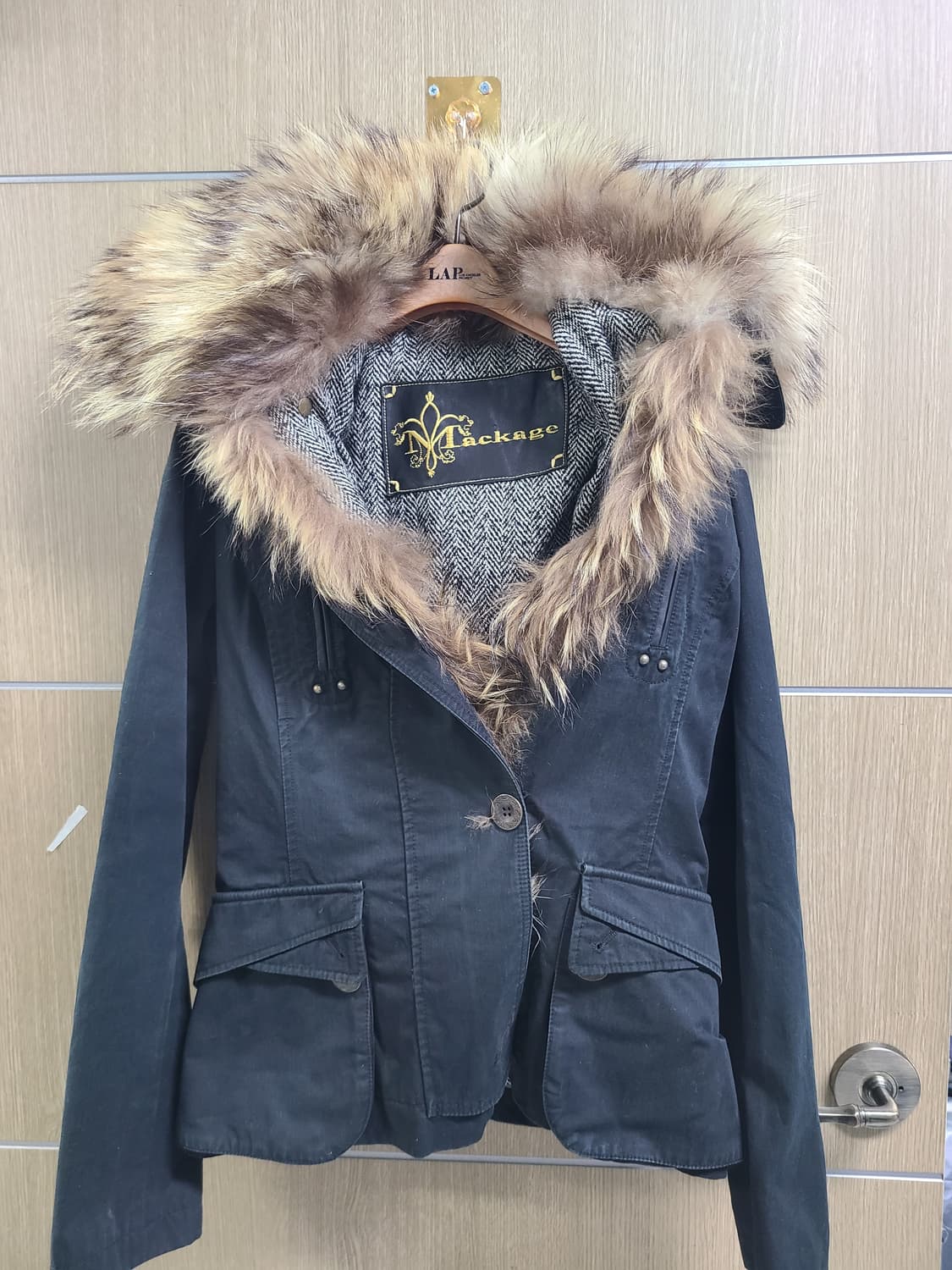 맥케이지 여성 카라 퍼 자켓 상품이미지1