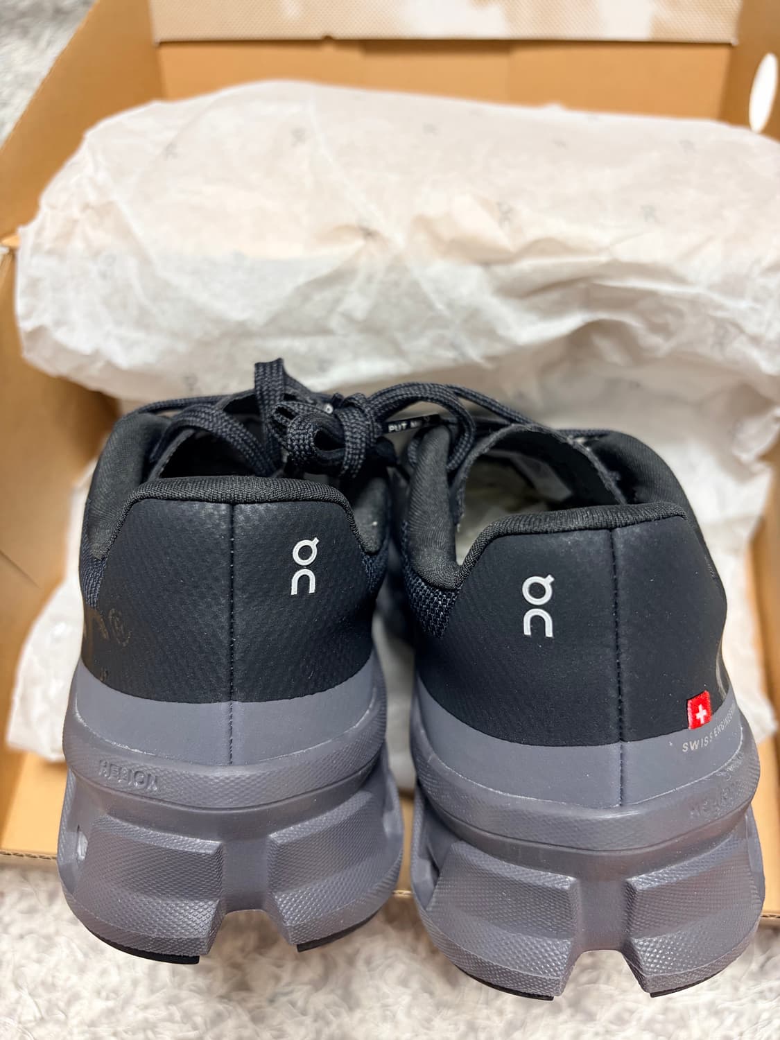 온러닝 클라우드몬스터 블랙 여성용 240mm 상품이미지2