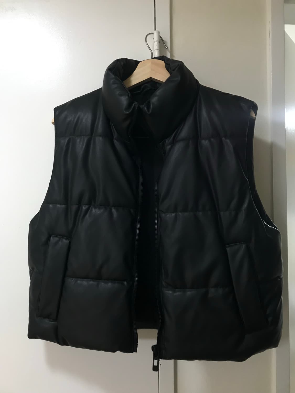 자라 페이크레더 패딩조끼 상품이미지1