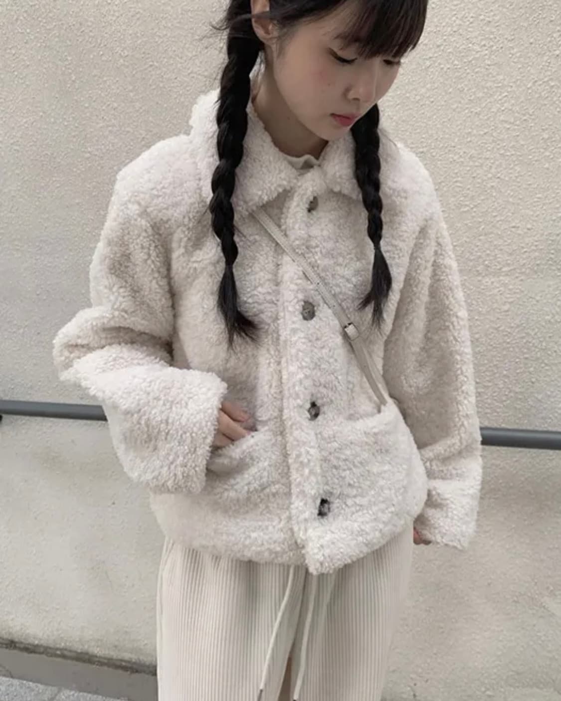 애니원모어 양털 카라 퍼 자켓 상품이미지1