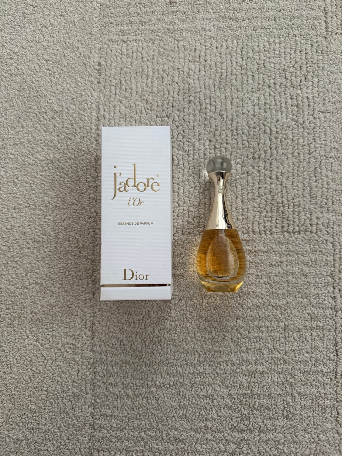 디올 쟈도르 로르 에센스 드 퍼퓸 50ML 상품이미지1