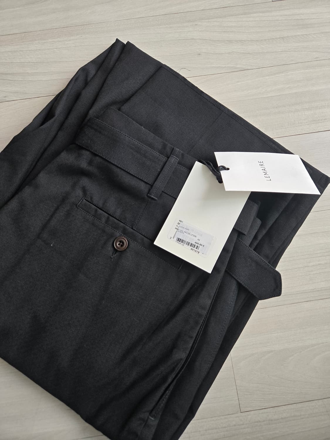 (46) 르메르 벨티드 플리츠 팬츠 자카드 Coal 상품이미지3