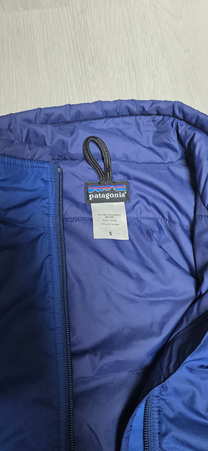 파타고니아 퍼프볼 베스트 S사아즈 블루색상 판매 상품이미지3