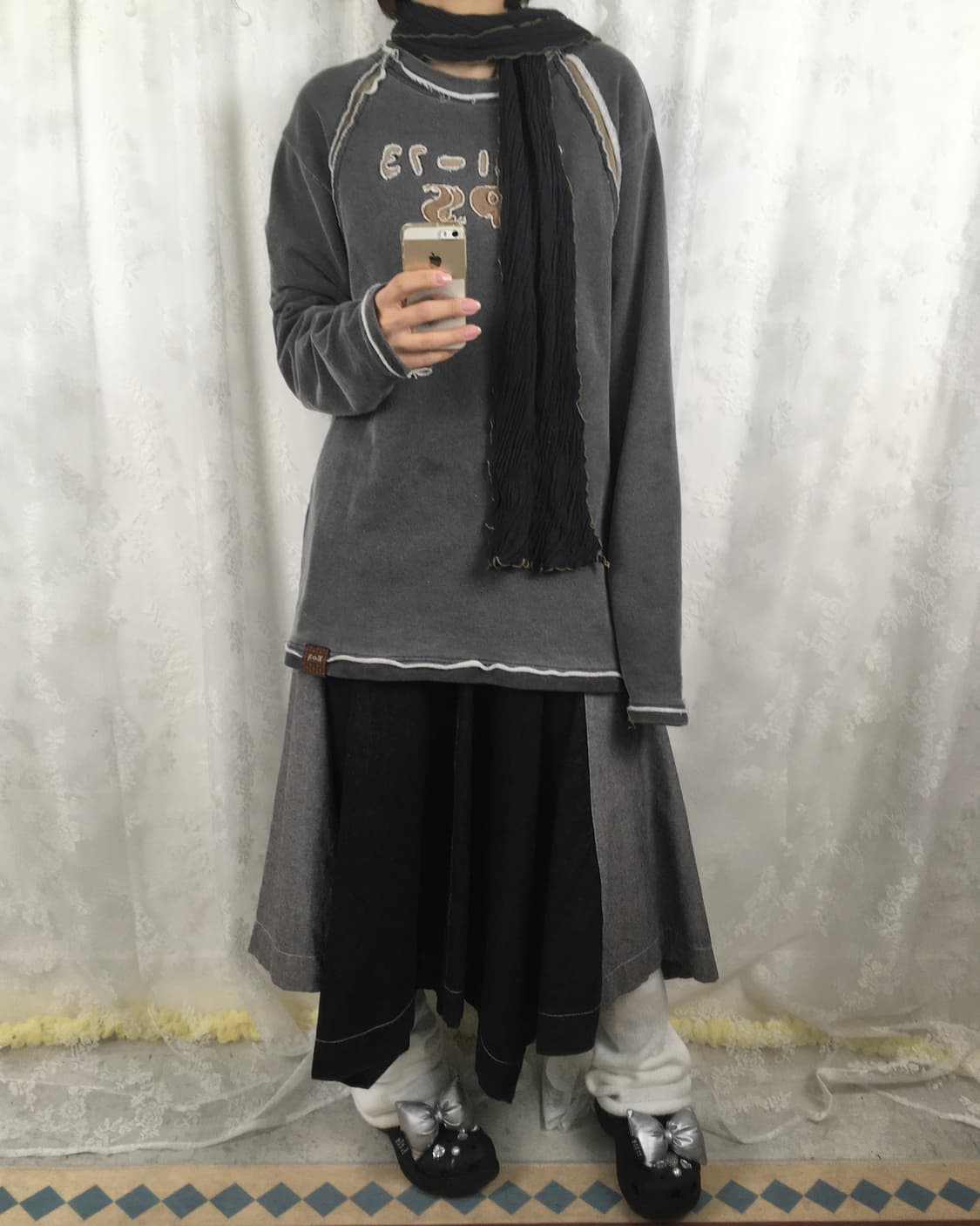 Navy Wrinkled Texture Frill Trim Scarf 상품이미지6