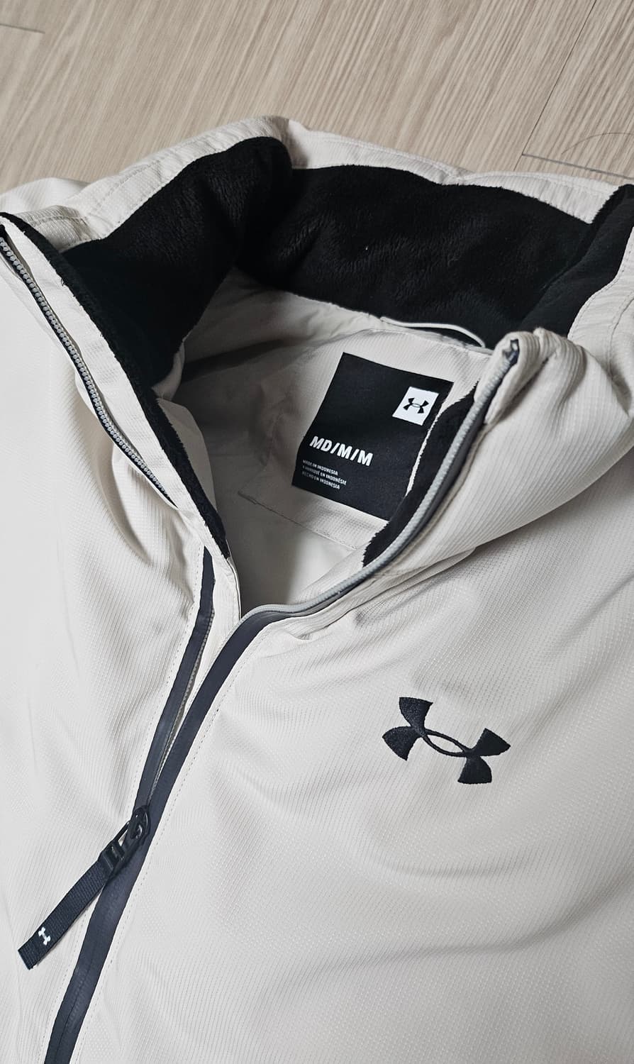 언더아머 숏패딩 m사이즈 상품이미지2