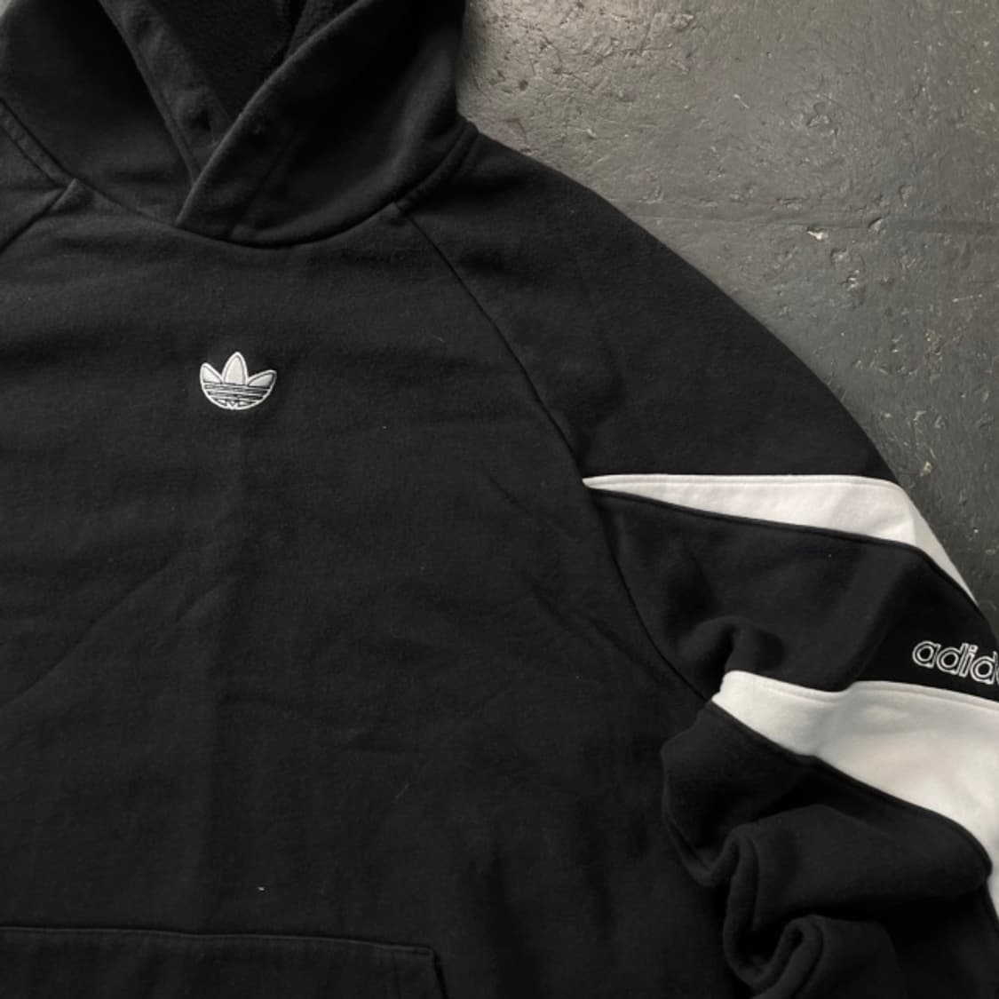 105 아디다스 후드티 상품이미지2