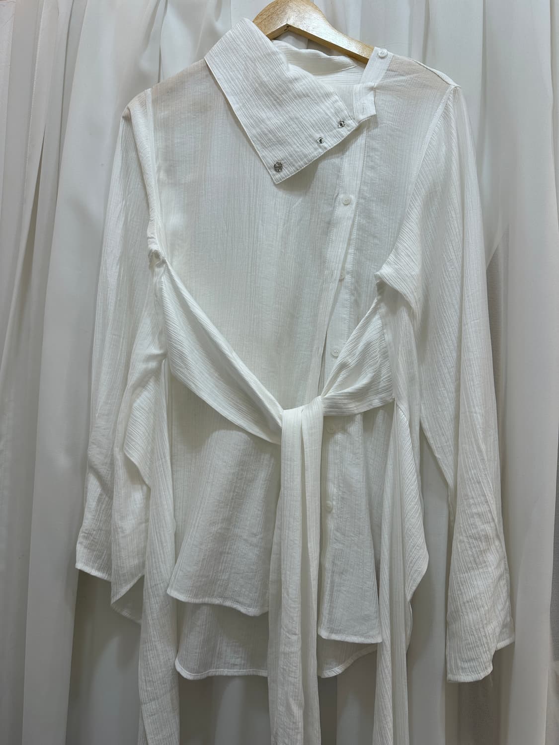 트리밍버드 3way high-neck warp blouse 상품이미지1