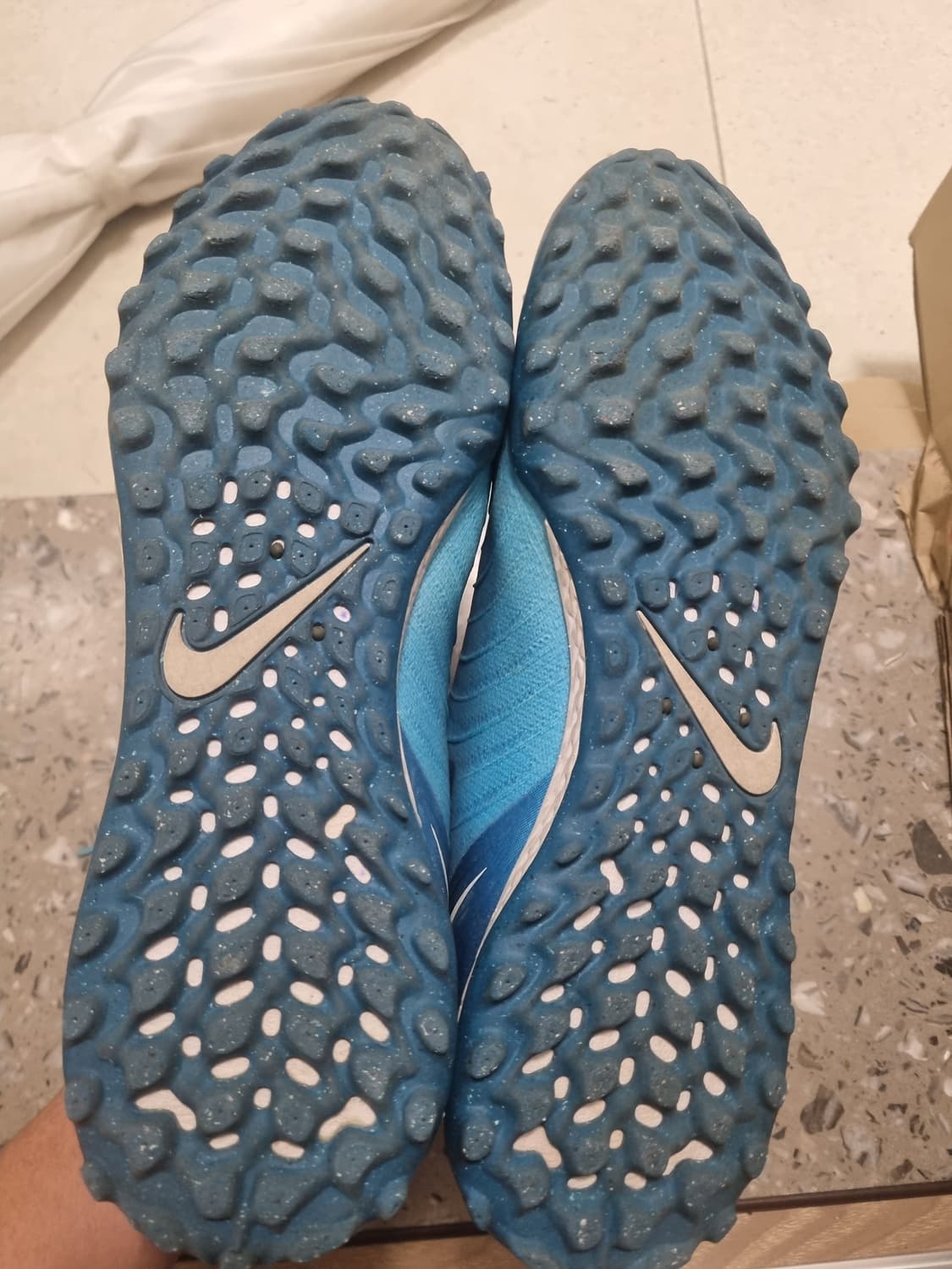 나이키 팬텀 GX2 프로 풋살화 275 상품이미지3