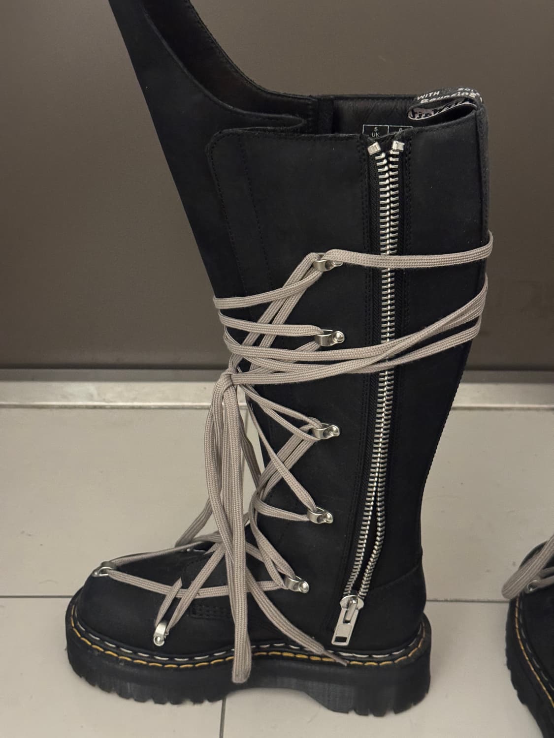 [UK5] 닥터마틴 x 릭 오웬스 1B60 쿼드 솔 펜탈레이스 부츠 블랙 상품이미지6