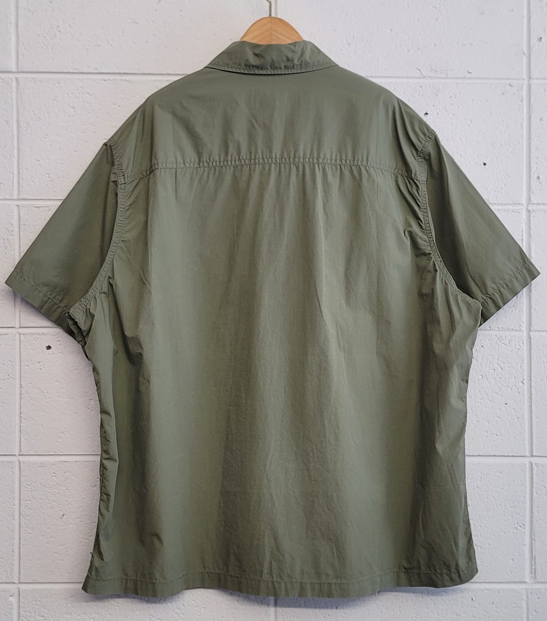 [110.XXL.오버핏] H&M(에이치엔엠) 반집업 오버핏 셔츠 판매 상품이미지2