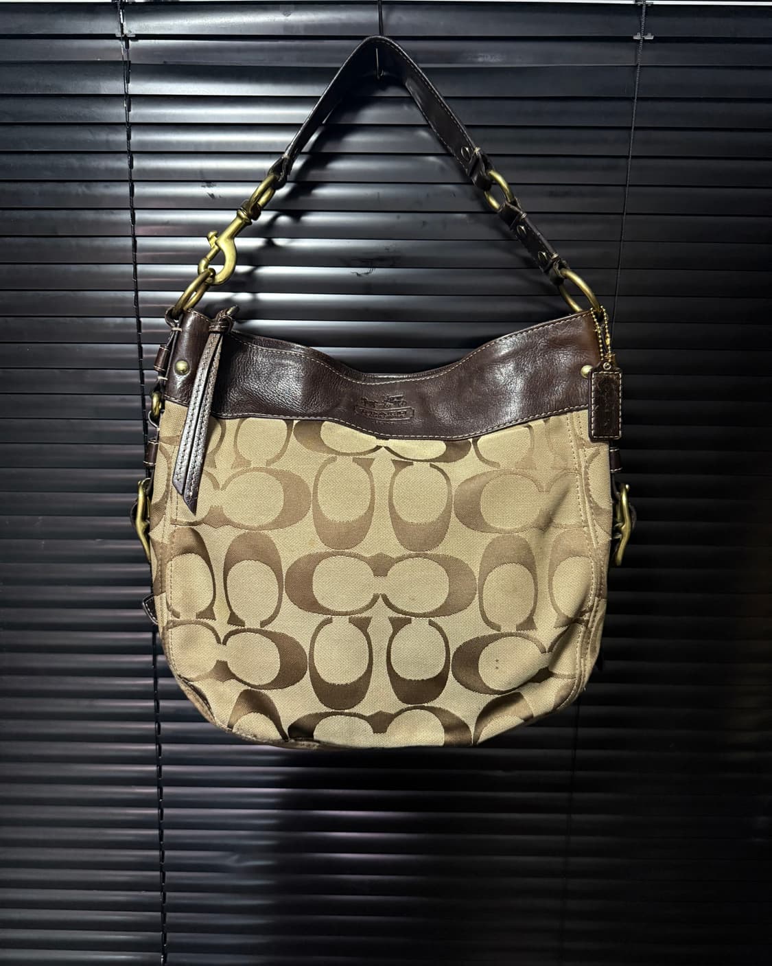 코치 브라운 갈색 가죽 캔버스 로고 버클 고리 숄더백 토드백 가방 웨스턴 상품이미지3