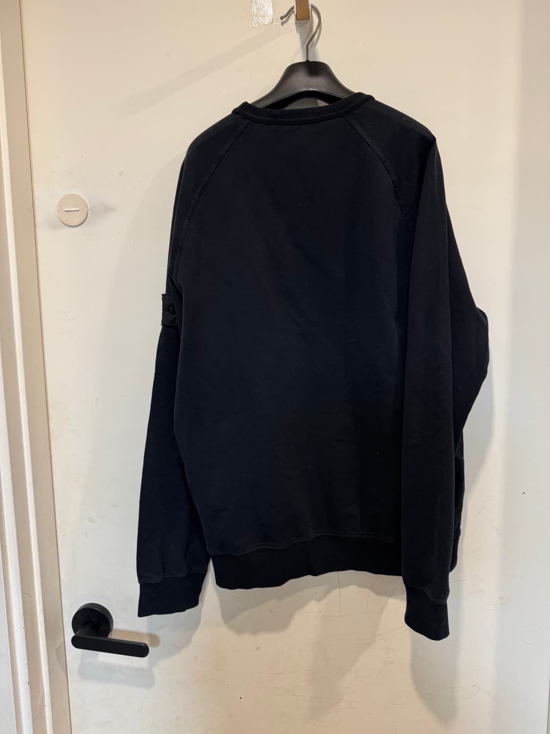 스톤아일랜드 고스트피스 와펜 맨투맨 상품이미지2