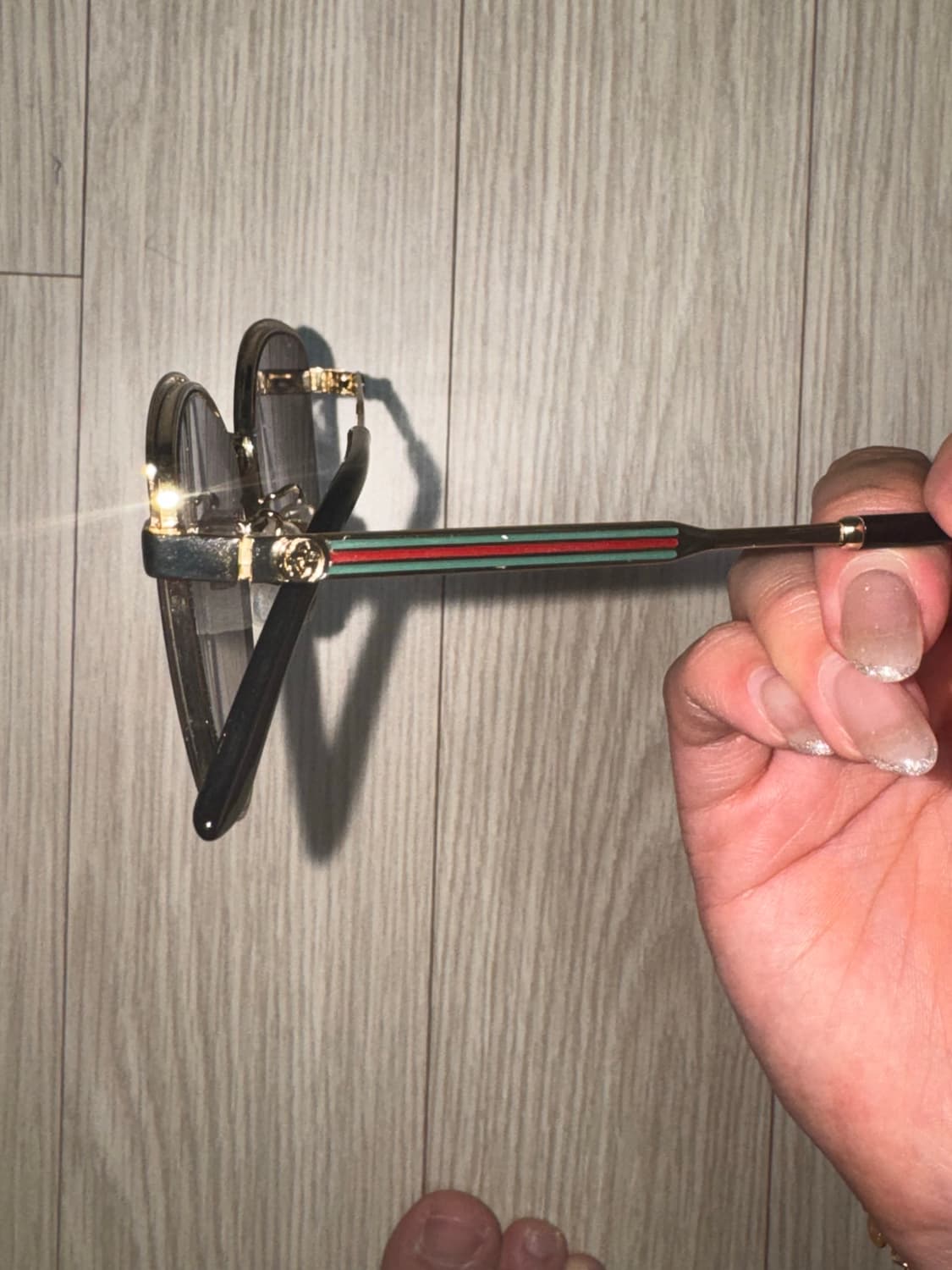 구찌 선글라스 GG0589SK 001 상품이미지5