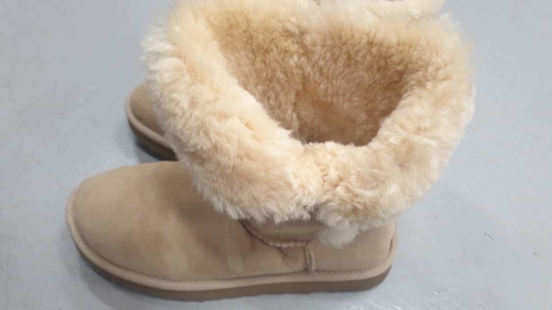 UGG 어그 부츠 베이지 240 상품이미지4