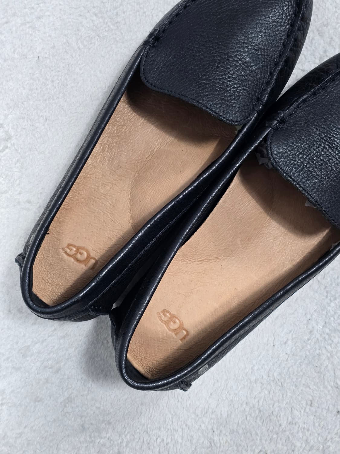 UGG 어그 여성 레더 플로리스 로퍼 블랙 240 상품이미지2