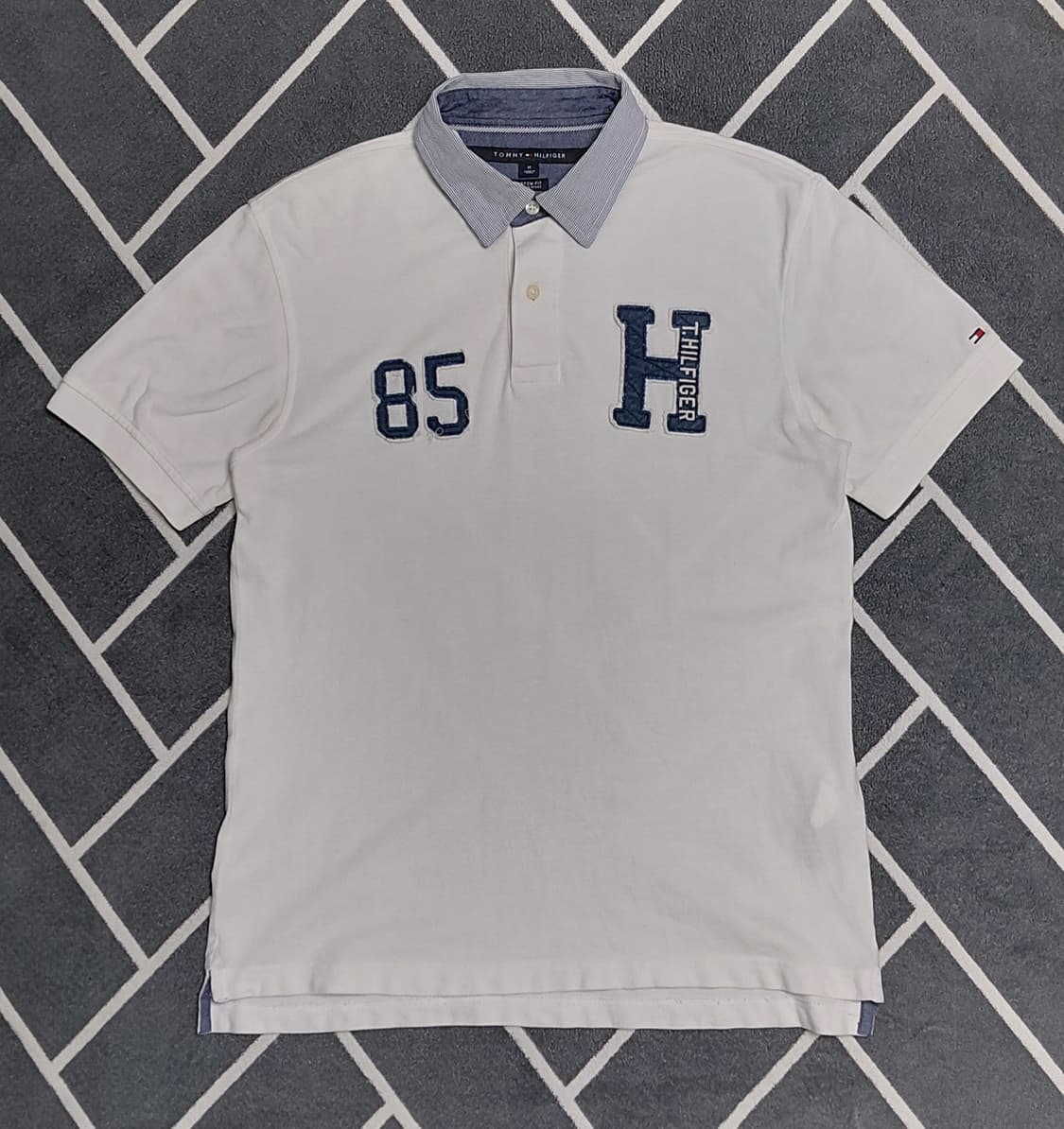​[M] 타미힐피거 빅로고 85 자수 폴로 셔츠 (커스텀 핏) 상품이미지1