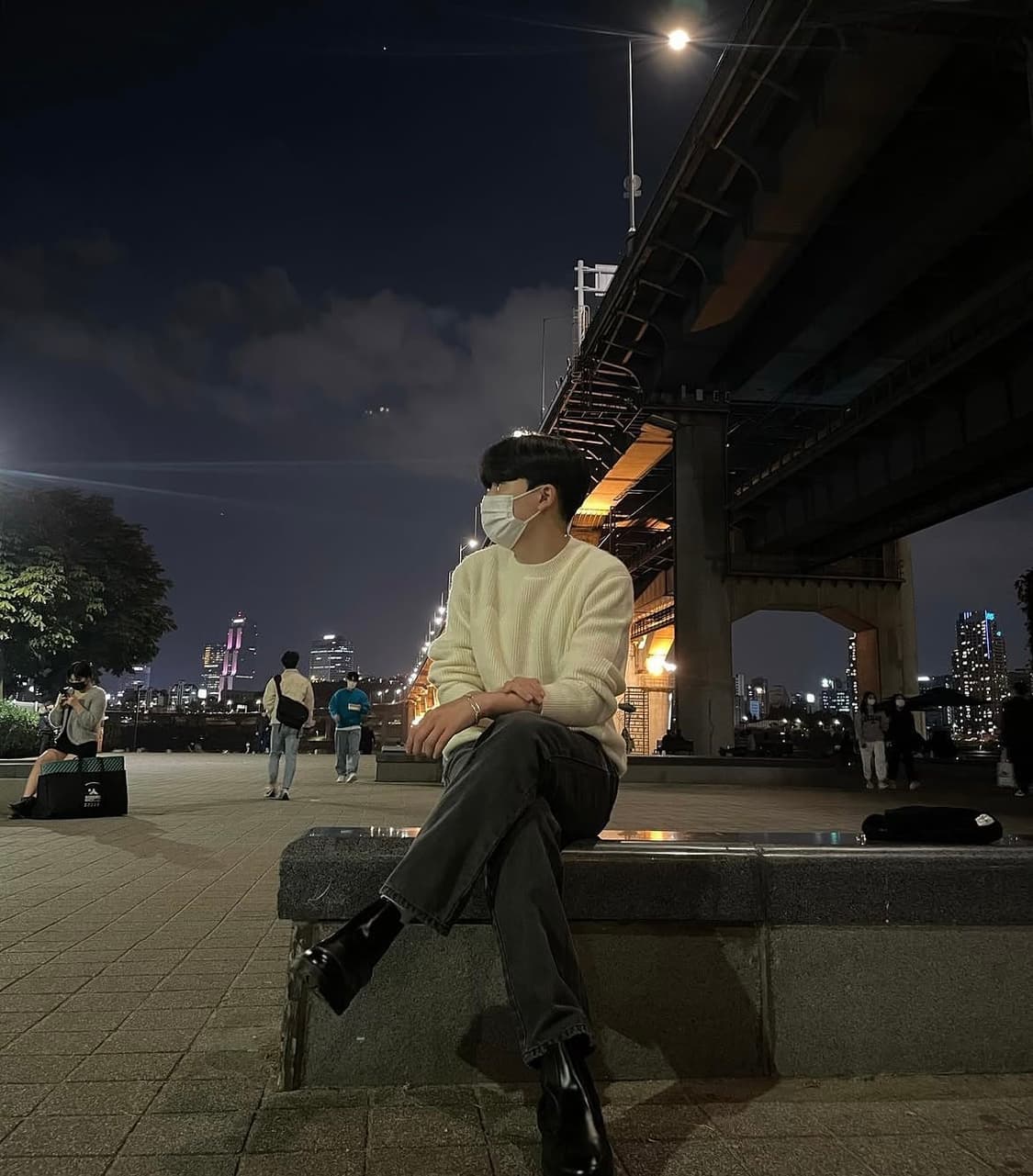 로건 니트 상품이미지1