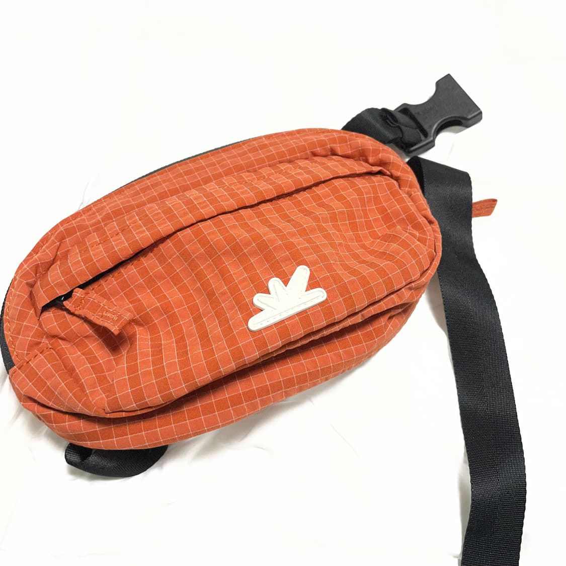 썬러브 가방 페블 웨이스트백 오렌지 그리드 상품이미지4