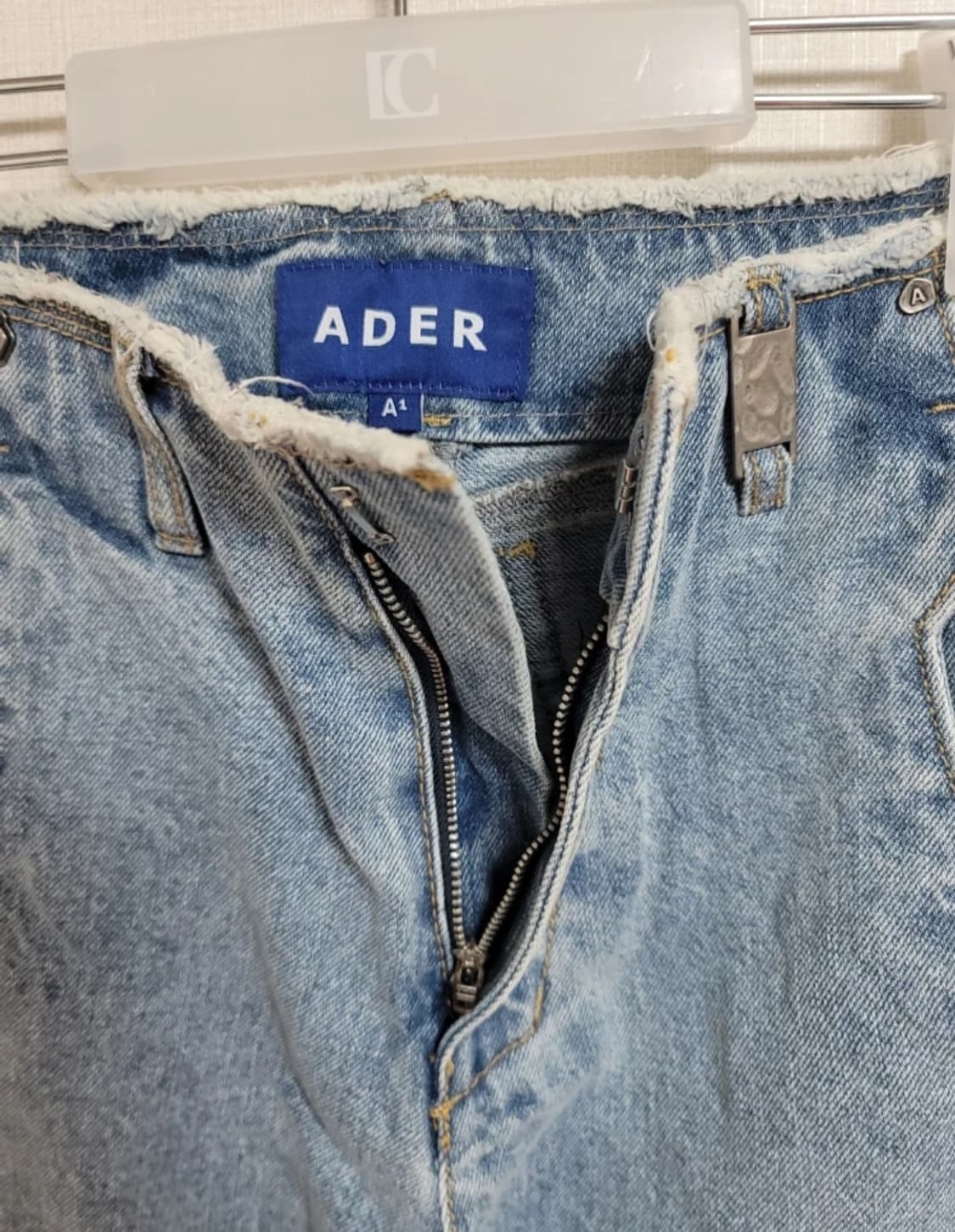 아더에러 데님 팬츠 : Pelton jeans Light blue 상품이미지2