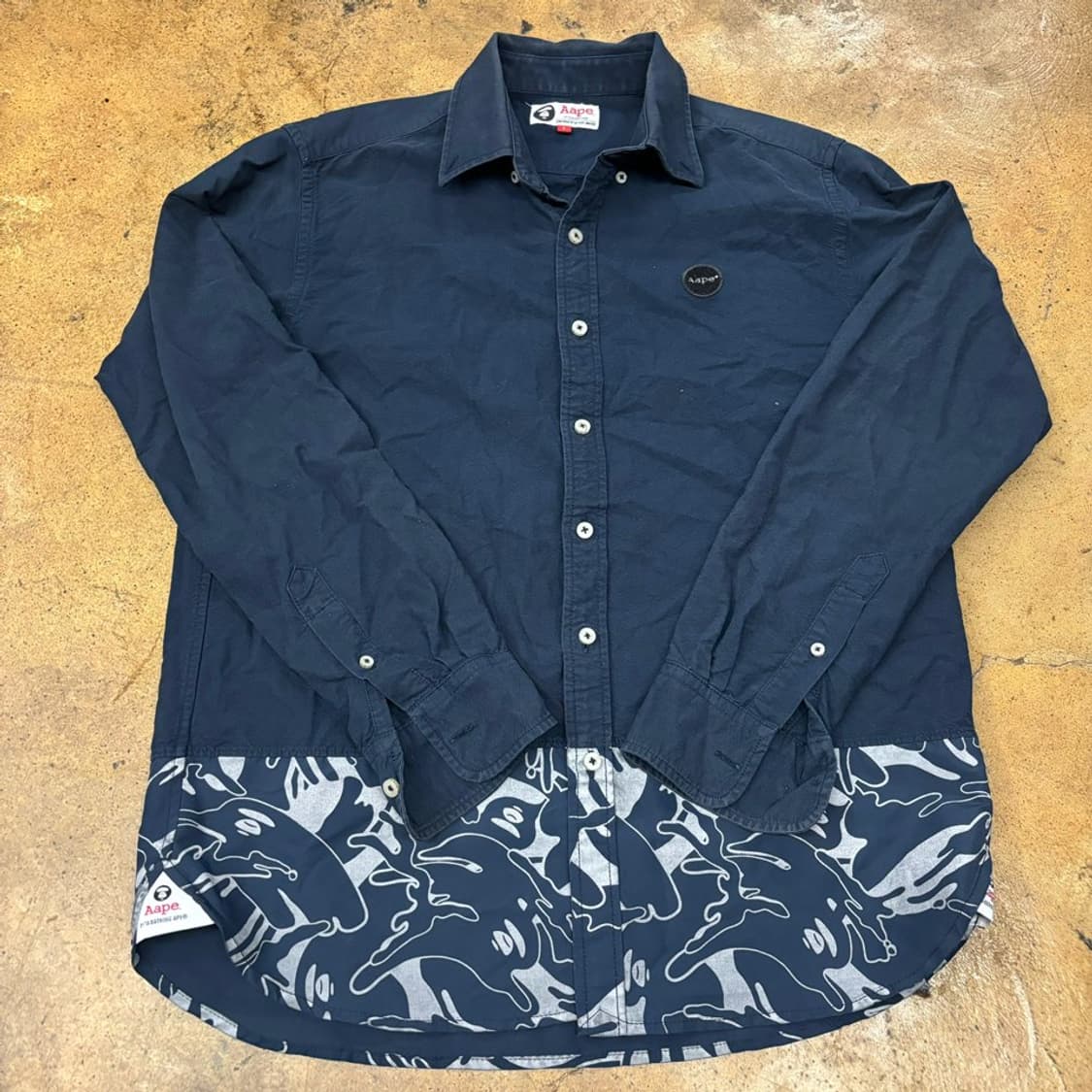 에이프 네이비 언더 디테일 레어 셔츠  상품이미지2