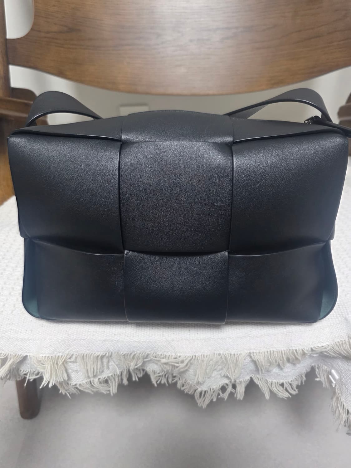 보테가 아르코 카메라백 새상품이나 다름없어요 상품이미지6