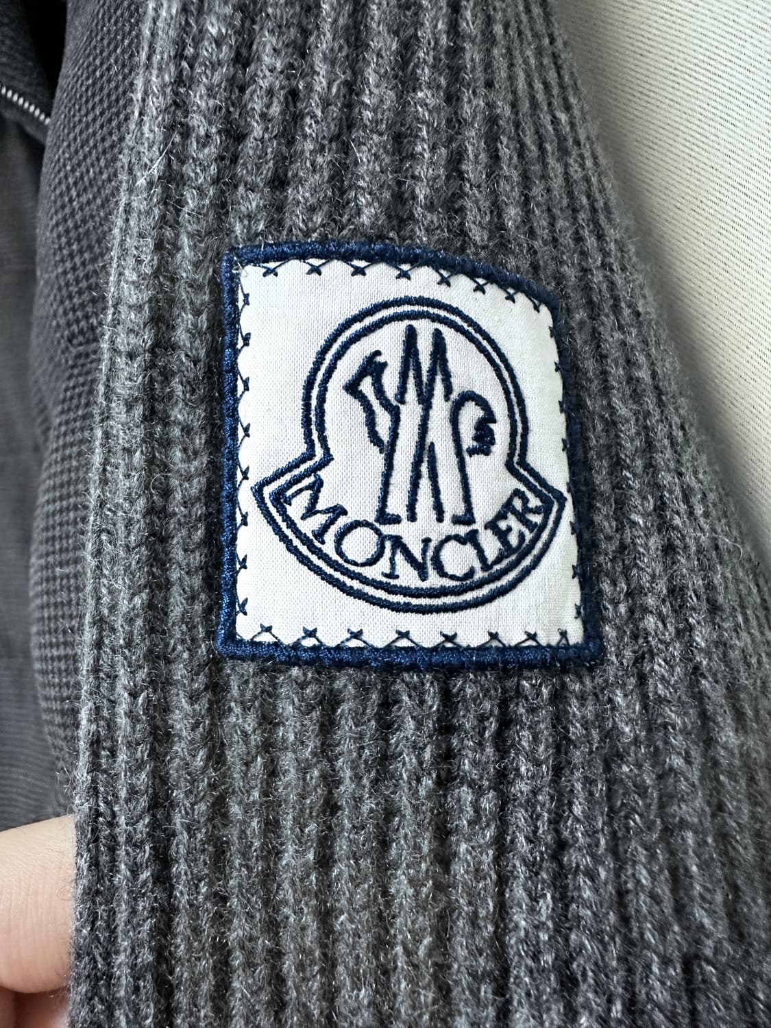 몽클레어 감마블루 울 캐시미어 집업 니트패딩 S 90-95 그레이 톰브라 상품이미지2