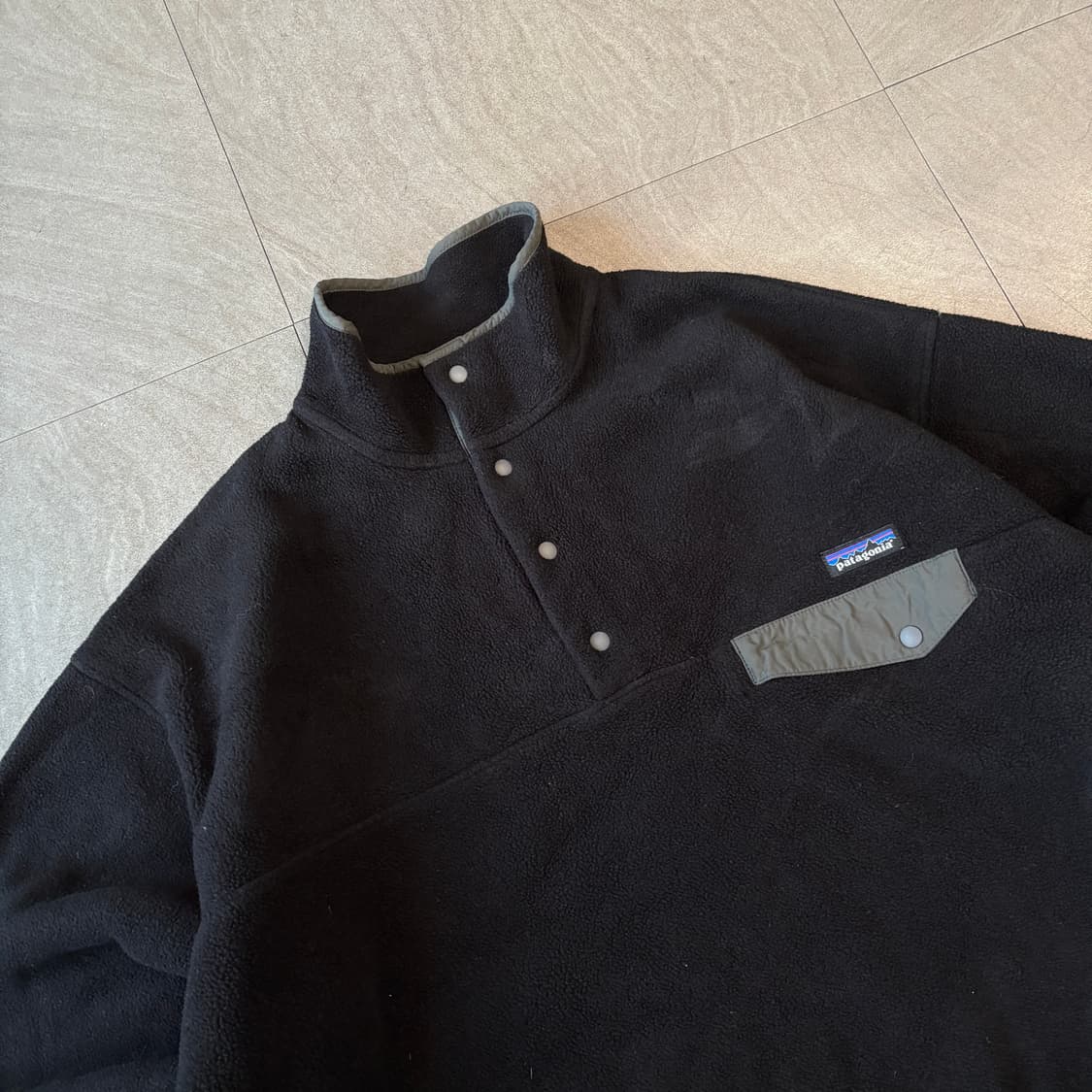 파타고니아 정품 블랙 신칠라 스냅티  상품이미지2