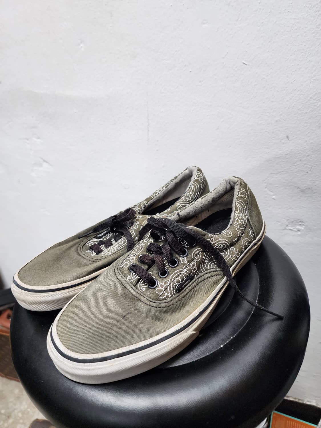 반스 에라 카키 페이즐리 스니커즈 상품이미지1