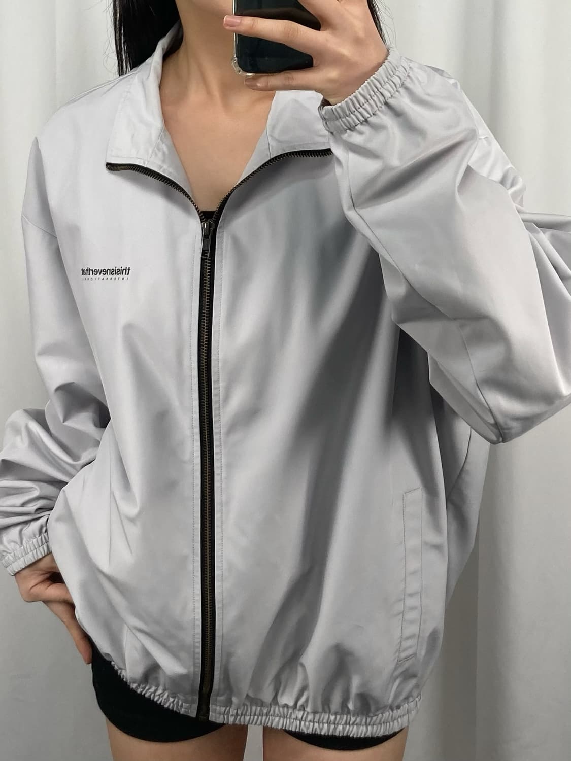 디스이즈네버댓 그레이 바람막이 자켓 상품이미지2