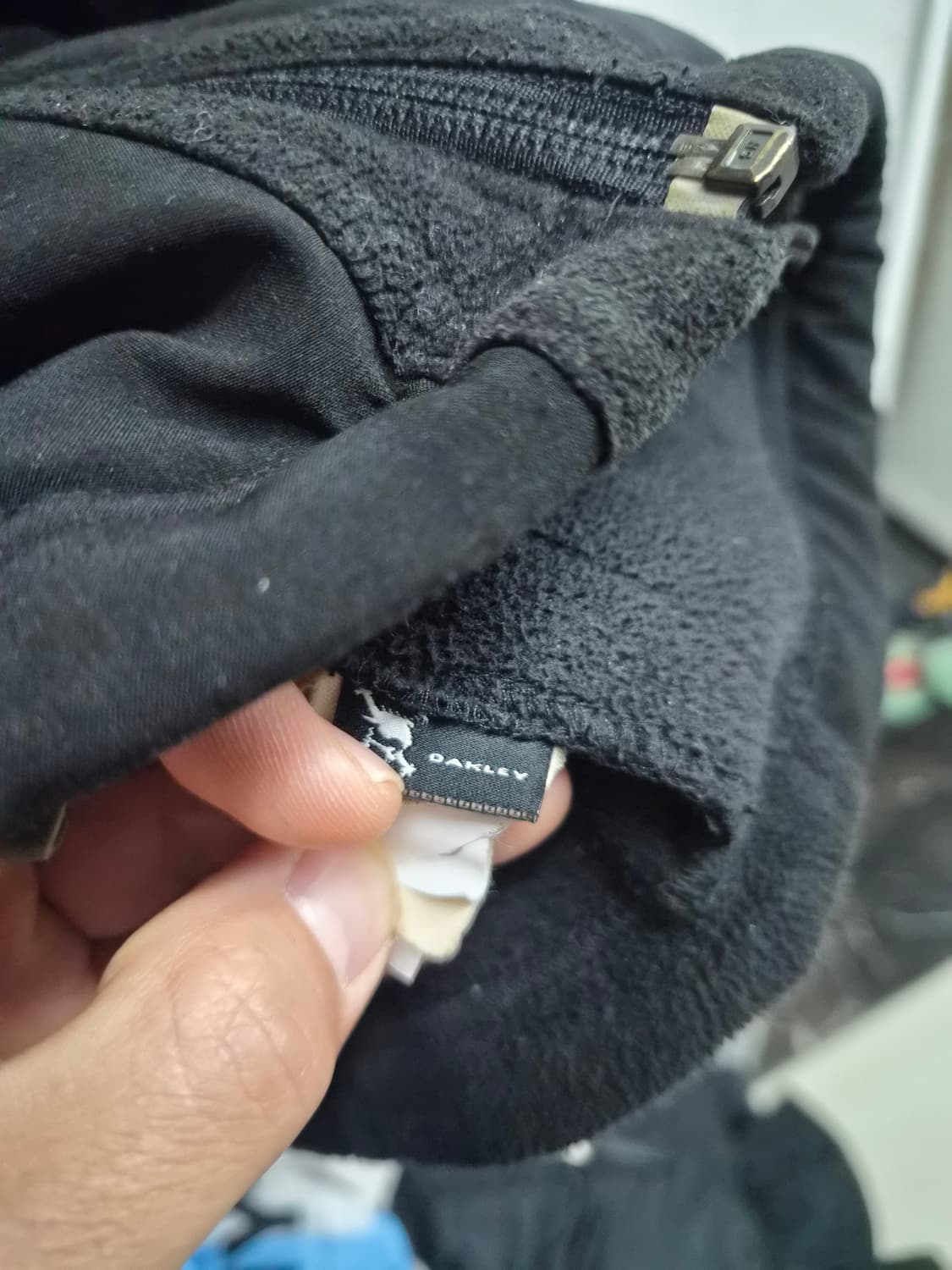 L/105) 오클리 스몰로고 플리스 점퍼 팝니다 상품이미지5