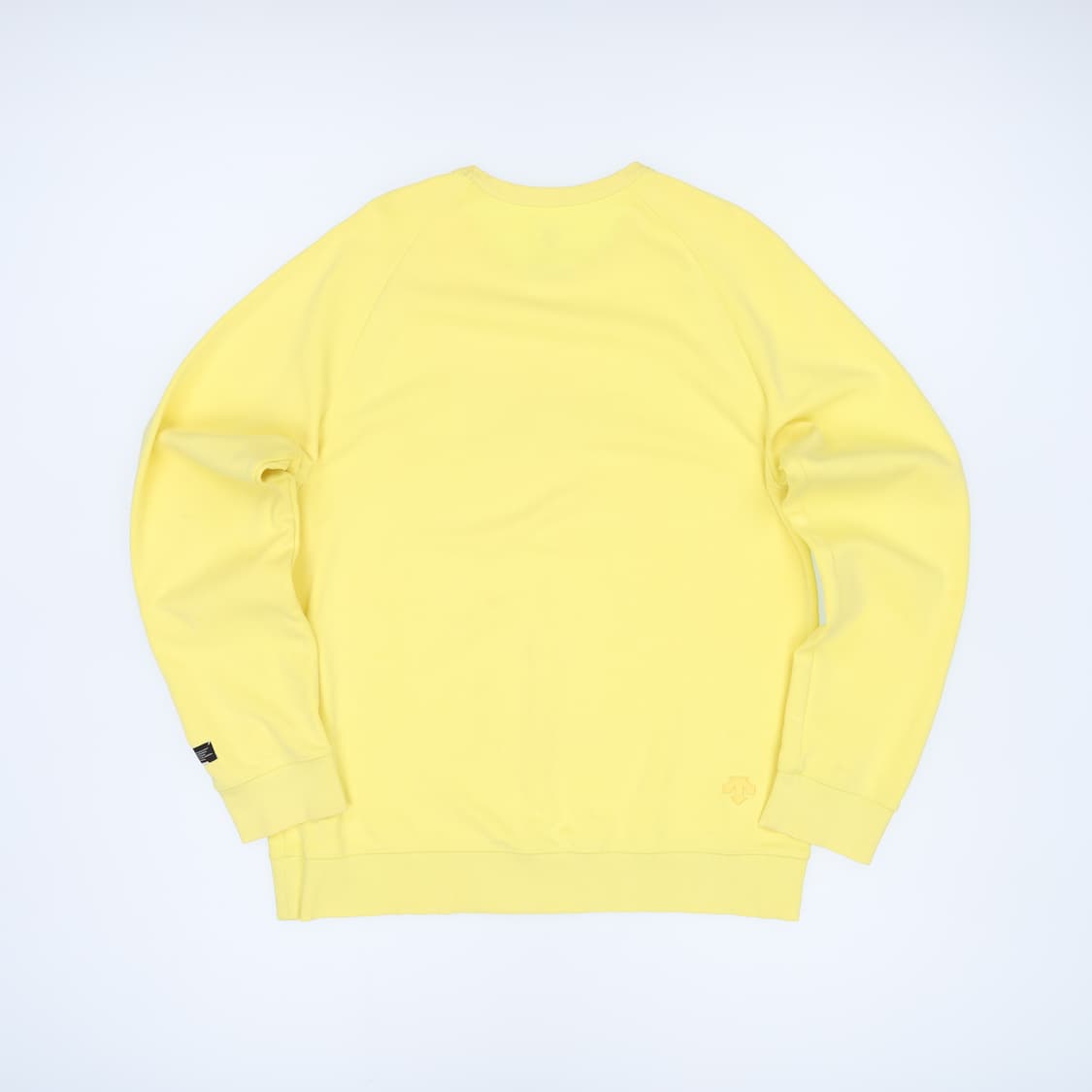 110 데상트 센터로고 크루넥 맨투맨 형광 빅사이즈 4236 상품이미지2