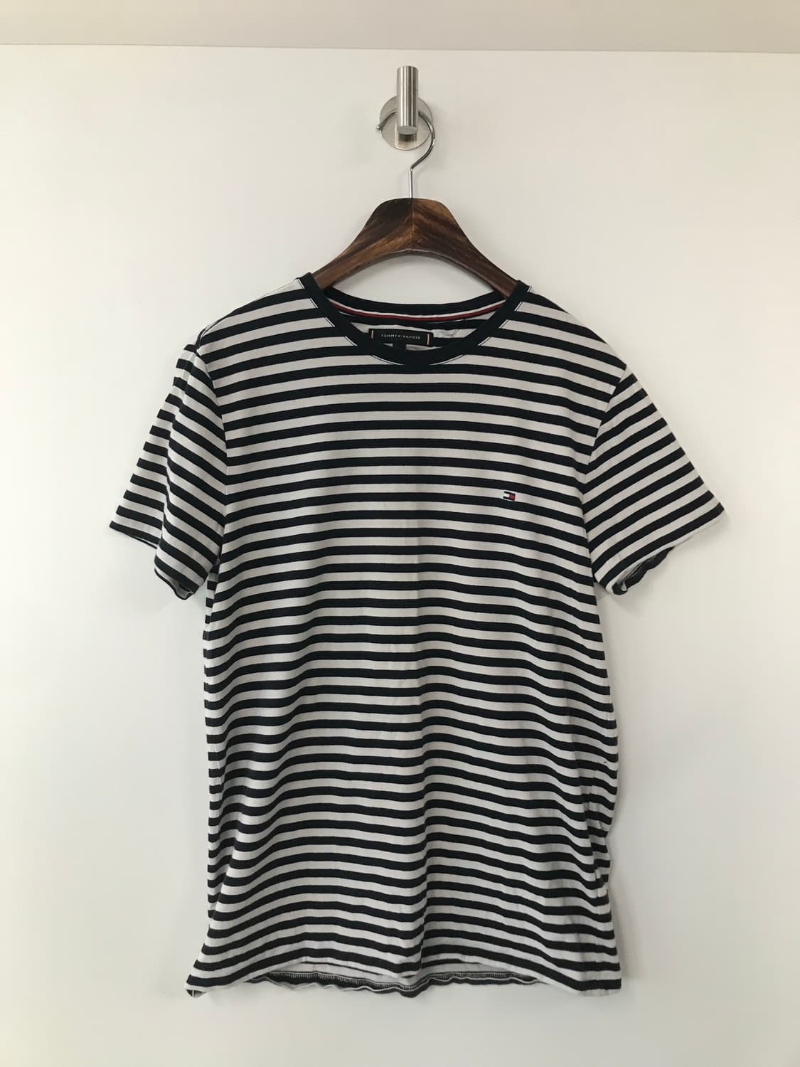 타미힐피거 자수로고 스트라이프 반팔 티셔츠 상품이미지2