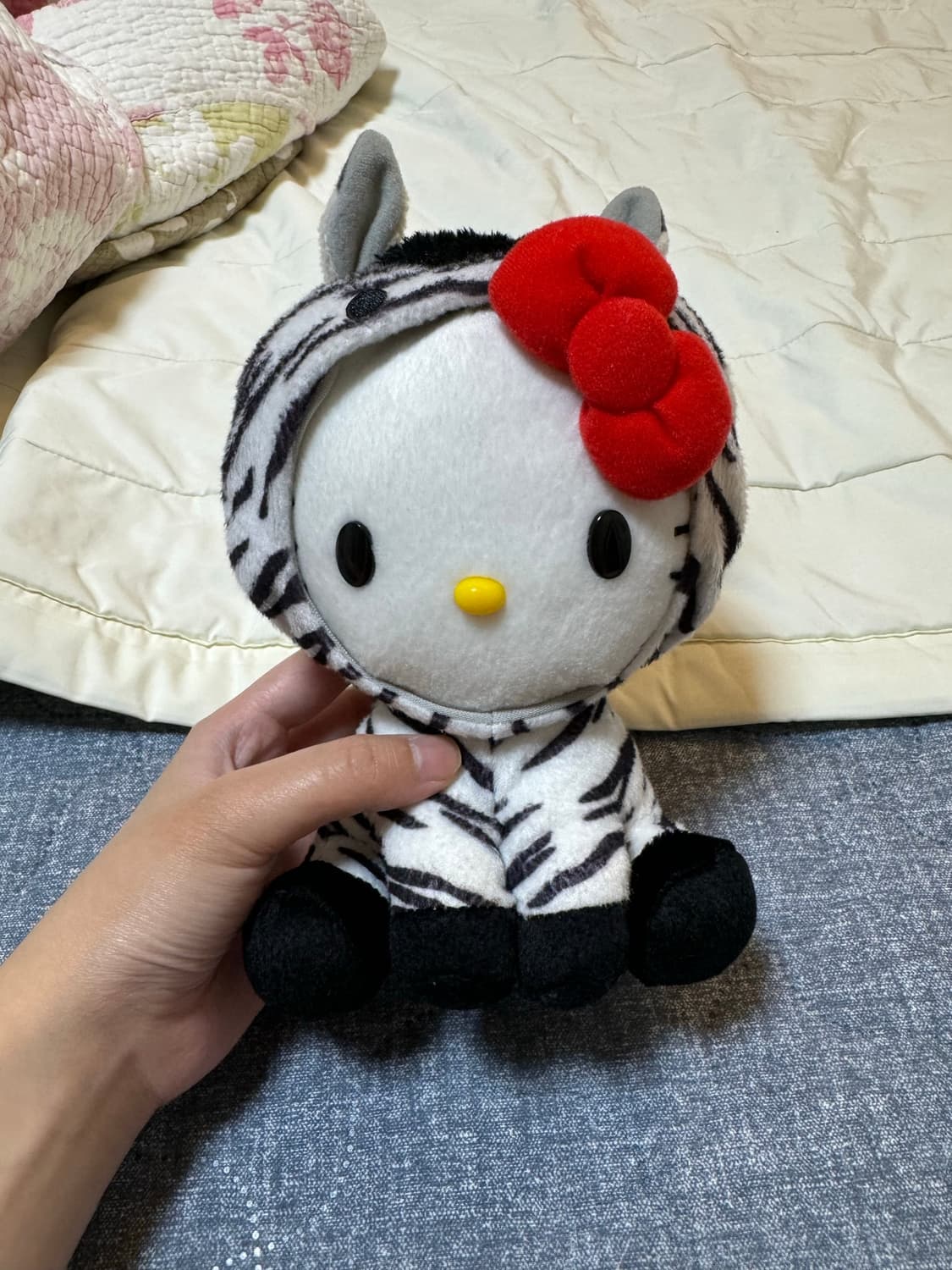헬로키티 지브라 인형 판매중 상품이미지1