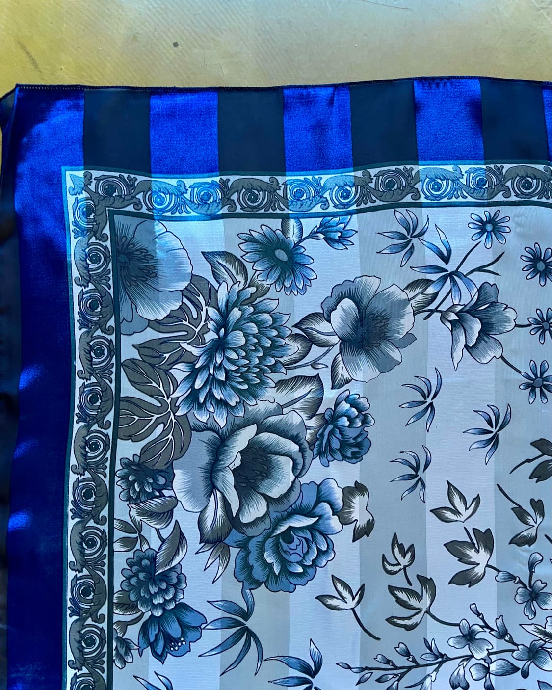 Japanese Vintage Floral Silk Big Scarf 상품이미지5