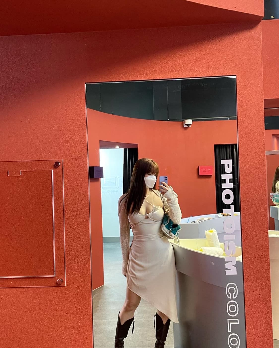 쓰리타임즈 클리비지 슬릿 드레스 상품이미지2