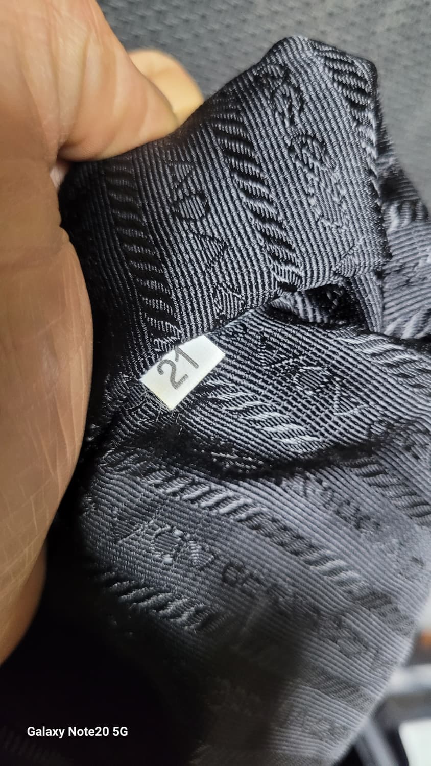 프라다 포코노 크로스백 상품이미지8