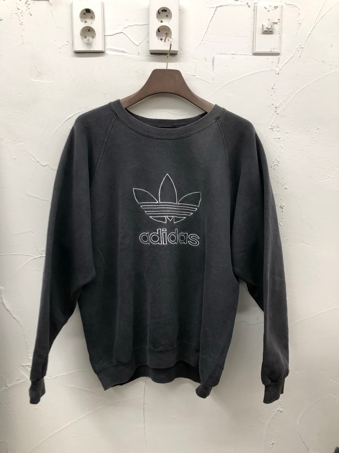 8-90s 아디다스 빅로고 맨투맨 상품이미지1