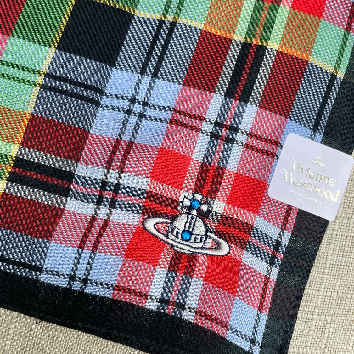 [새상품] 비비안웨스트우드 체크 손수건 명품 쁘띠스카프 상품이미지1