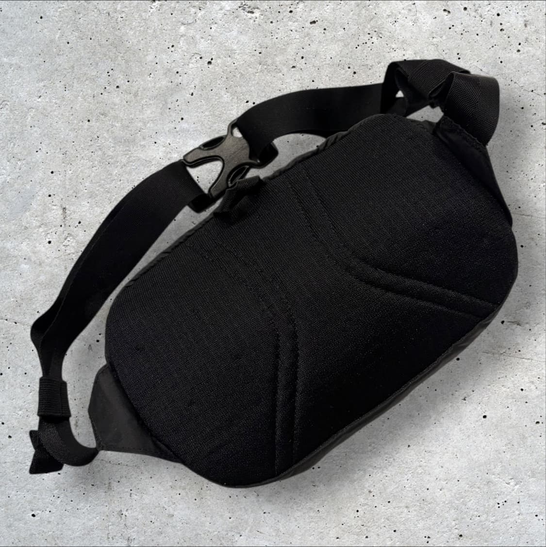 파타고니아 블랙 미니힙색 웨이스트백 상품이미지2