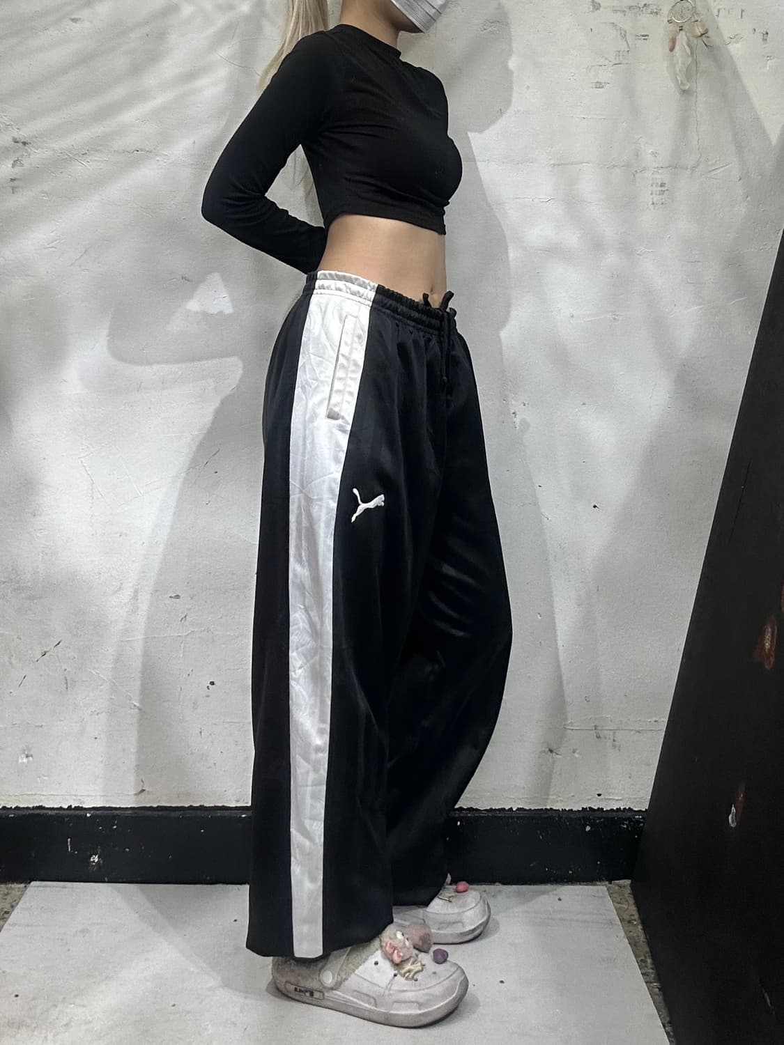 푸마 블랙 화이트 사이드 라인 와이드 팬츠 L 상품이미지1