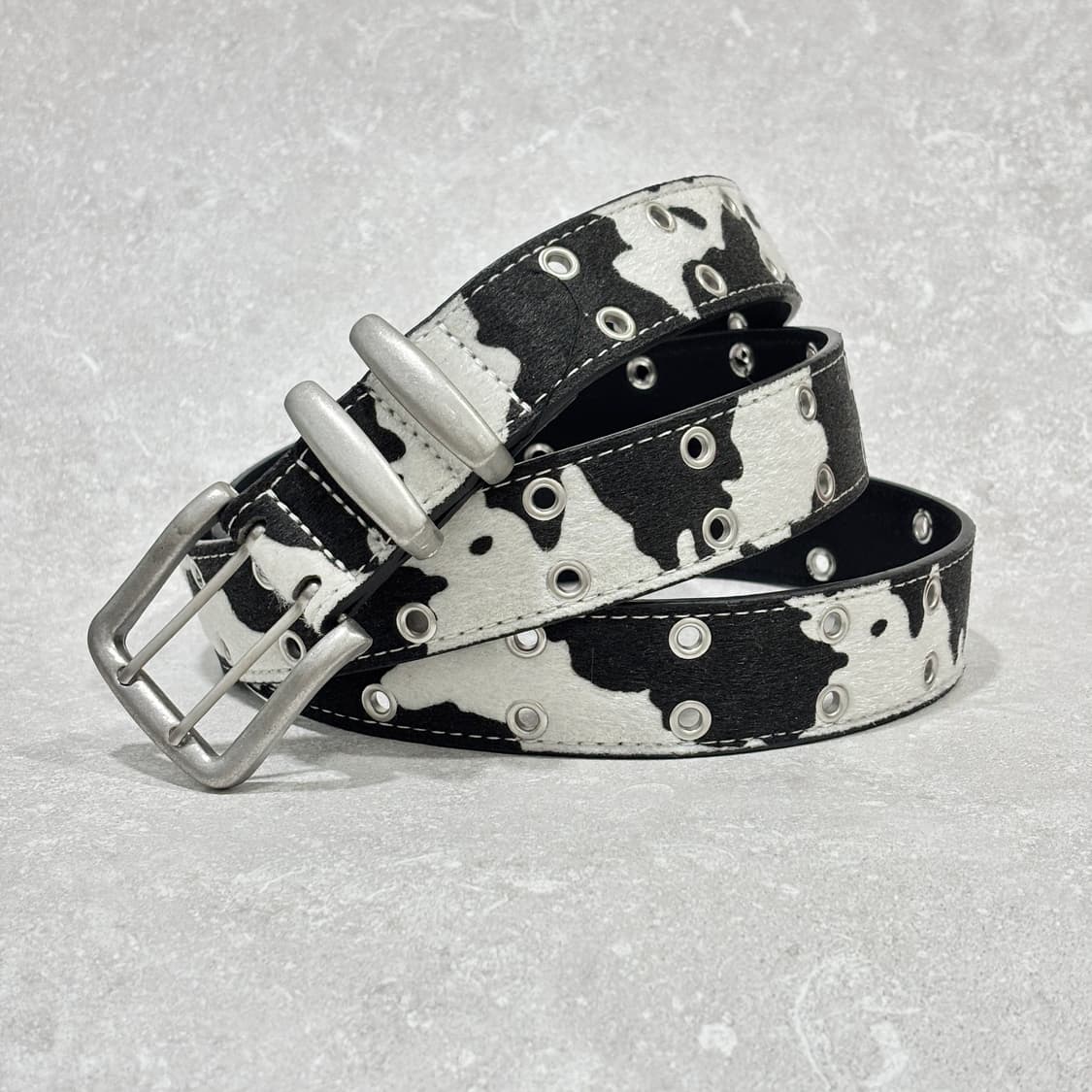 Oribell 스포티드 카우 송치털 아일렛 스터드 롱 벨트 상품이미지3