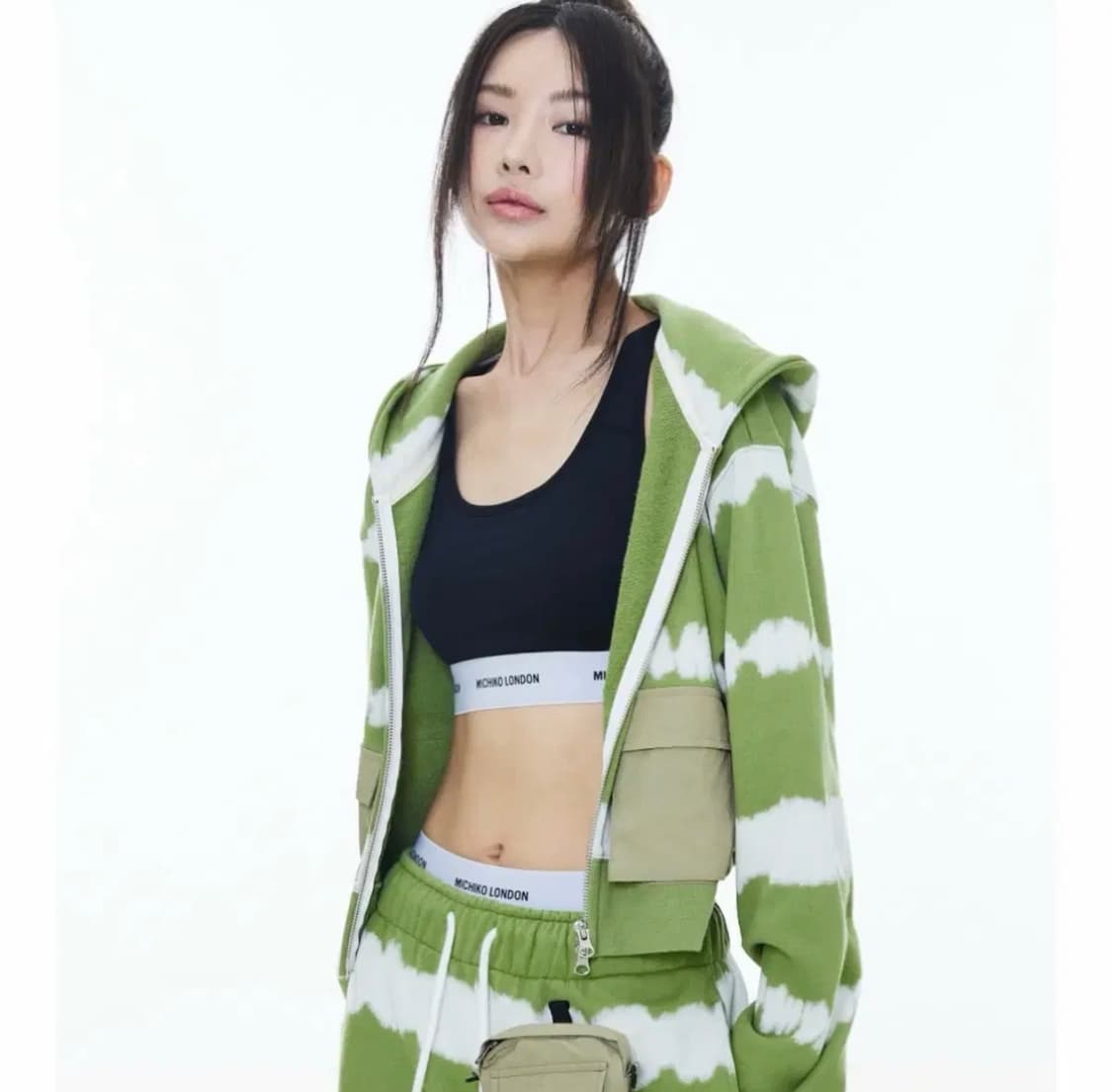 미치코런던 코시노 스프레드 페인팅 후드집업 그린 초록 상품이미지1