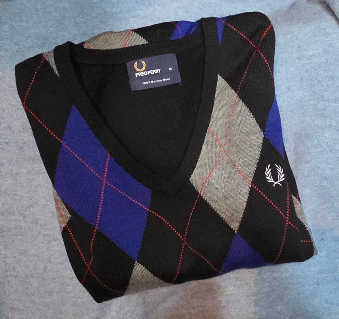 FRED PERRY 프레드페리 아가일 V넥 메리노울 니트 상품이미지1