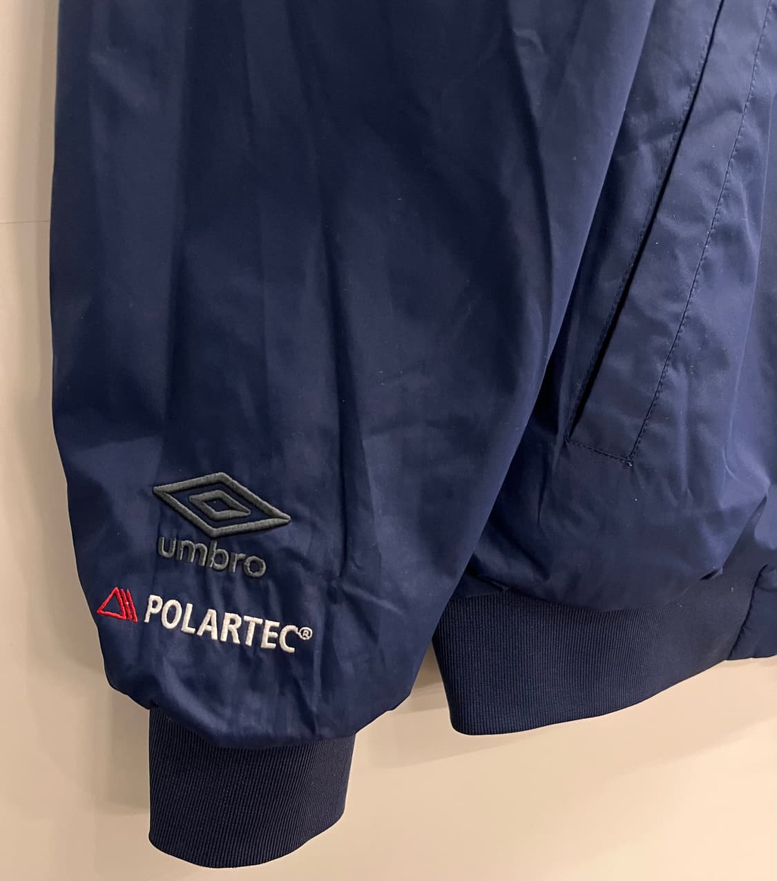 엄브로 리버시블 경량 패딩 상품이미지5