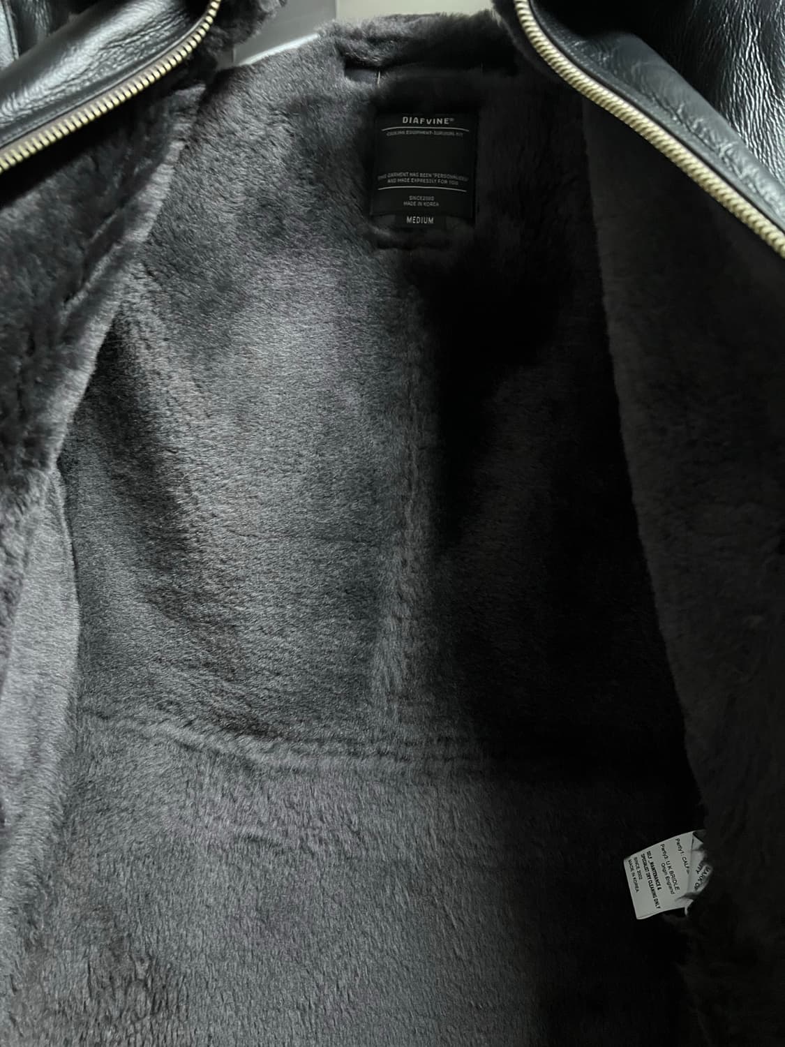 디아프바인 B-6 무스탕 블랙 그레이 상품이미지3