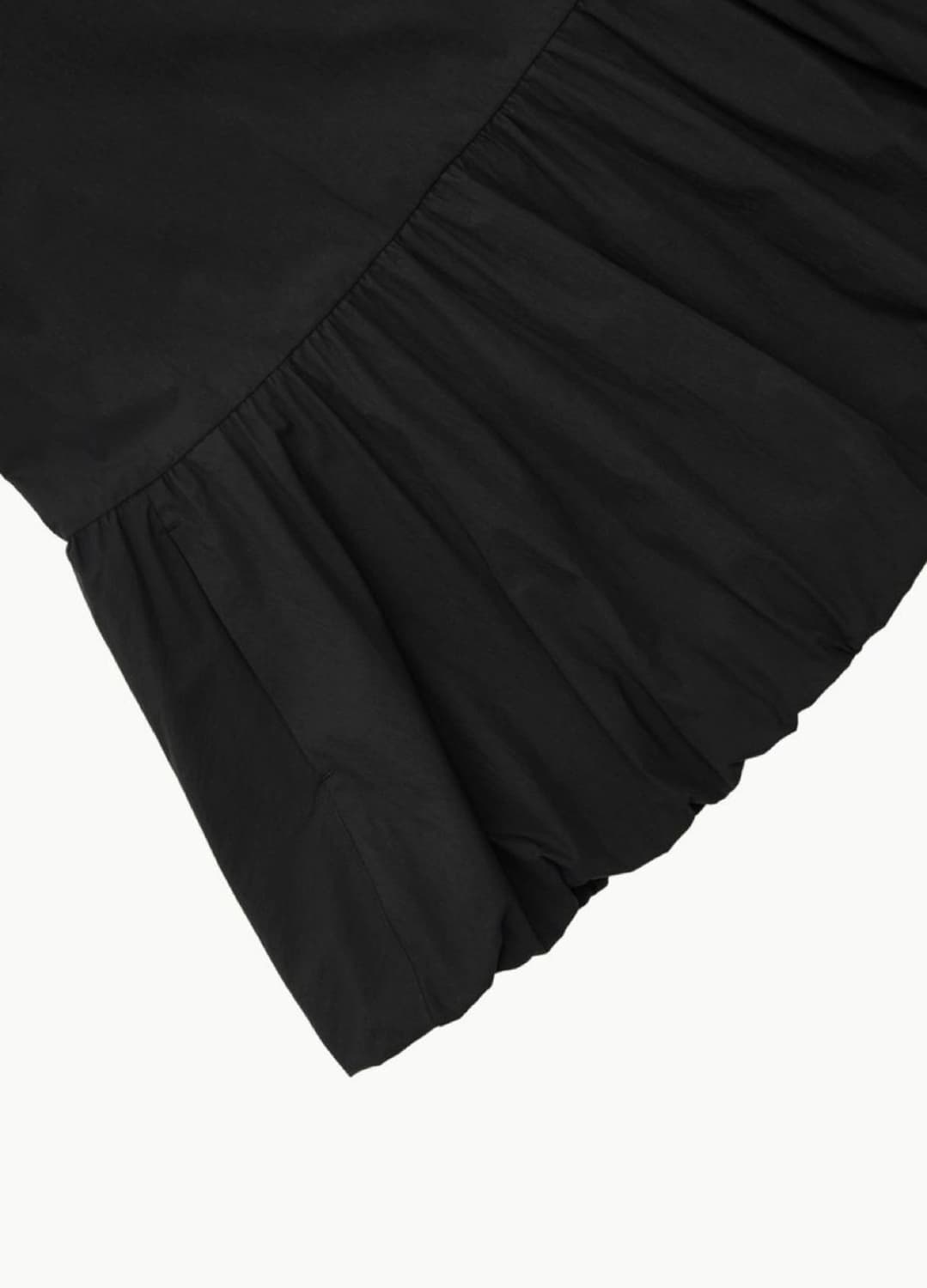 아모멘토 볼륨 미니 드레스 블랙 상품이미지4